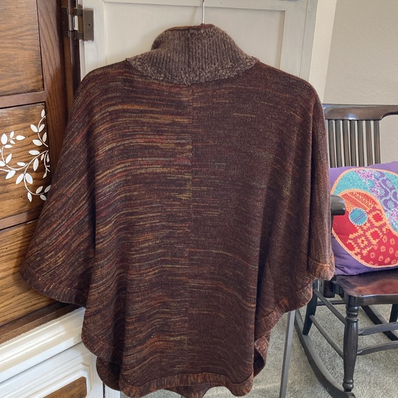 Curio New York sweater poncho - Picture 4 of 5